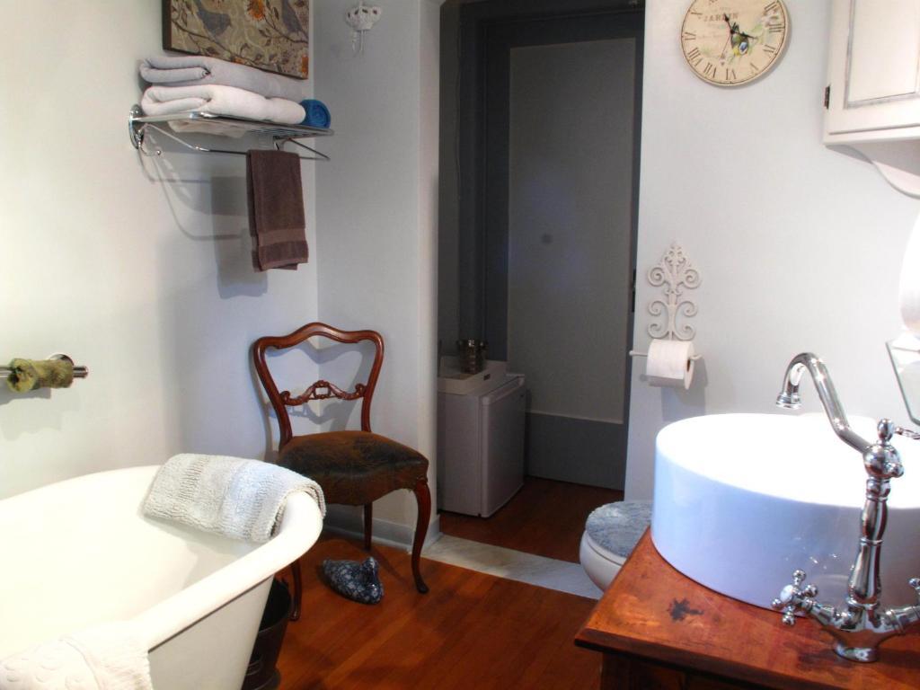 Omstead'S On Erie B&B Wheatley Chambre photo