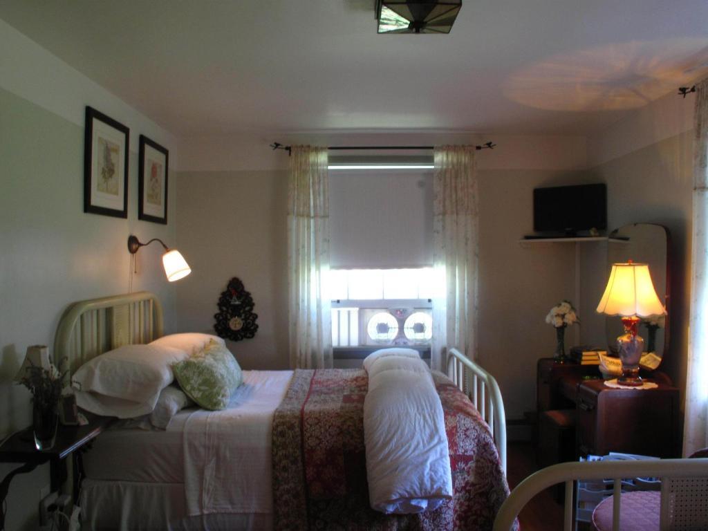 Omstead'S On Erie B&B Wheatley Chambre photo