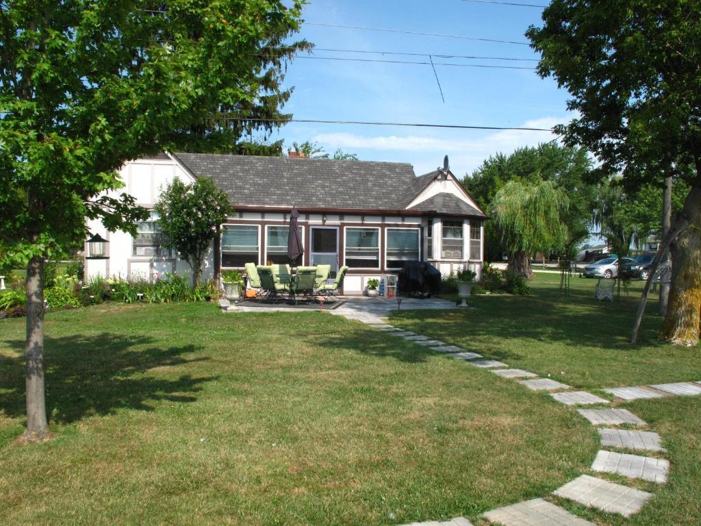 Omstead'S On Erie B&B Wheatley Extérieur photo