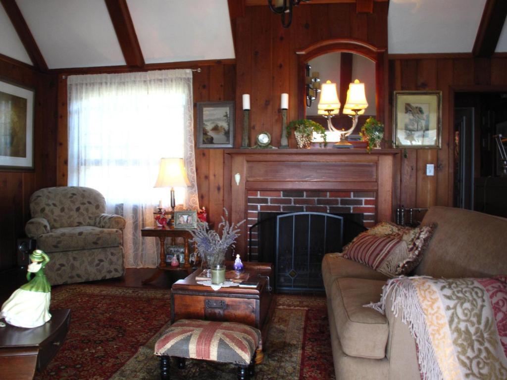Omstead'S On Erie B&B Wheatley Extérieur photo