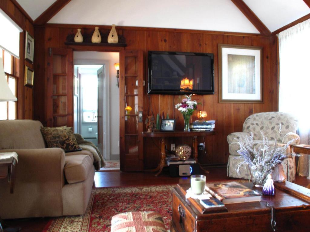 Omstead'S On Erie B&B Wheatley Extérieur photo