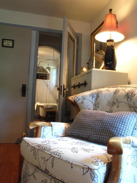 Omstead'S On Erie B&B Wheatley Extérieur photo